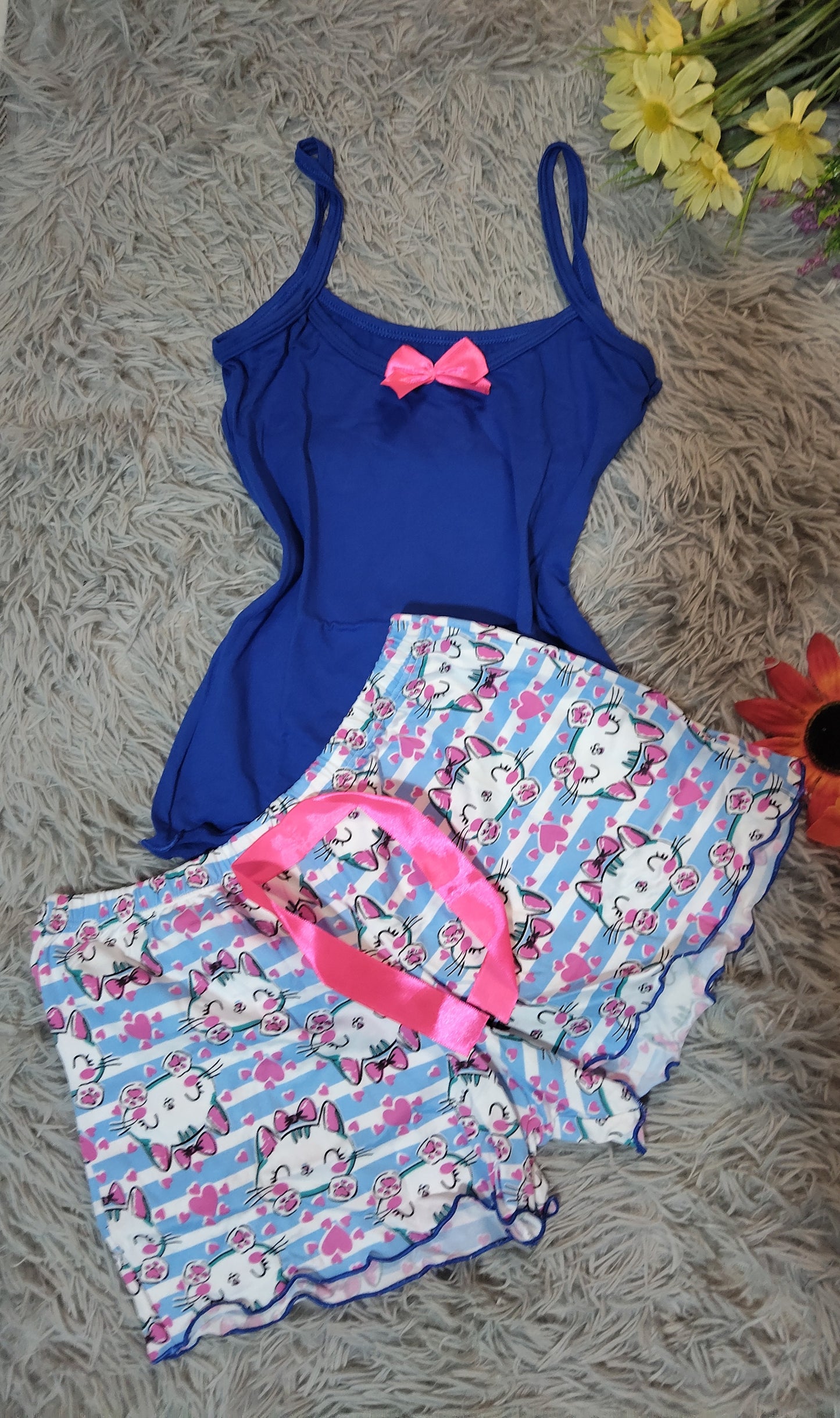 PIJAMA DAMA SENSUALIDAD – BLUSA DE TIRAS Y SHORT ESTAMPADO