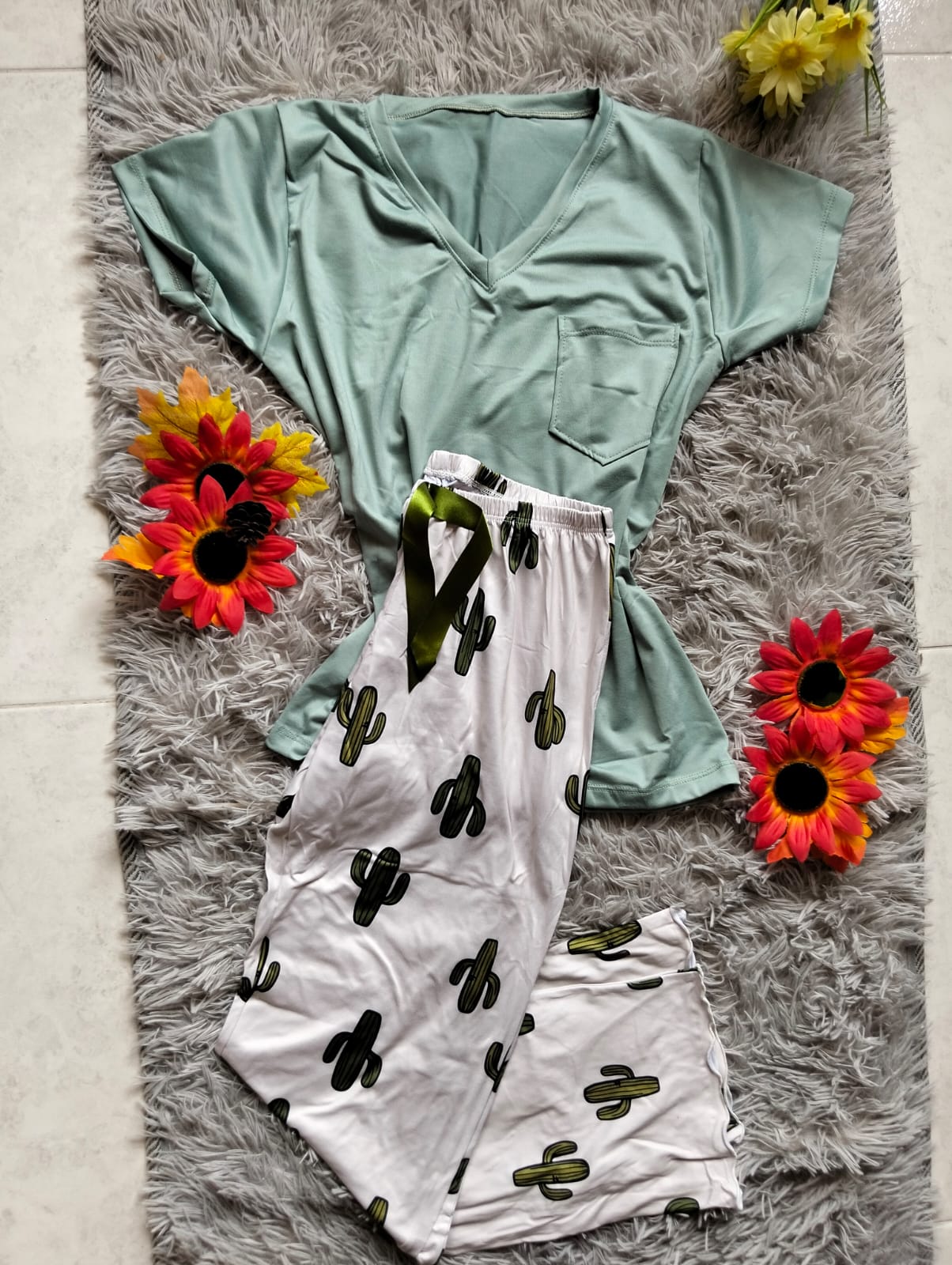 PIJAMA DAMA MORFEO – CAMISETA LISA Y PANTALÓN ESTAMPADO