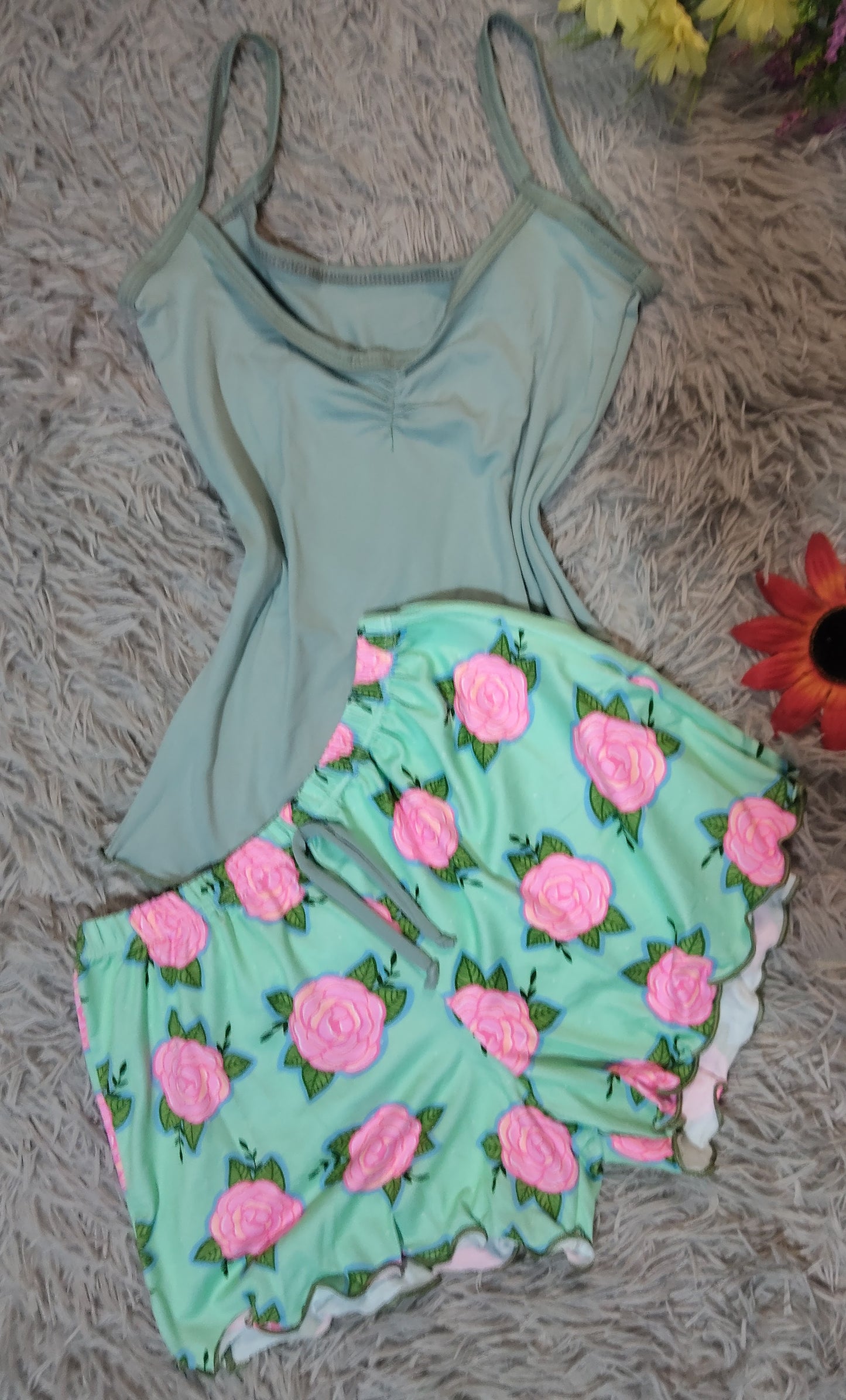 PIJAMA DAMA SENSUALIDAD – BLUSA DE TIRAS Y SHORT ESTAMPADO
