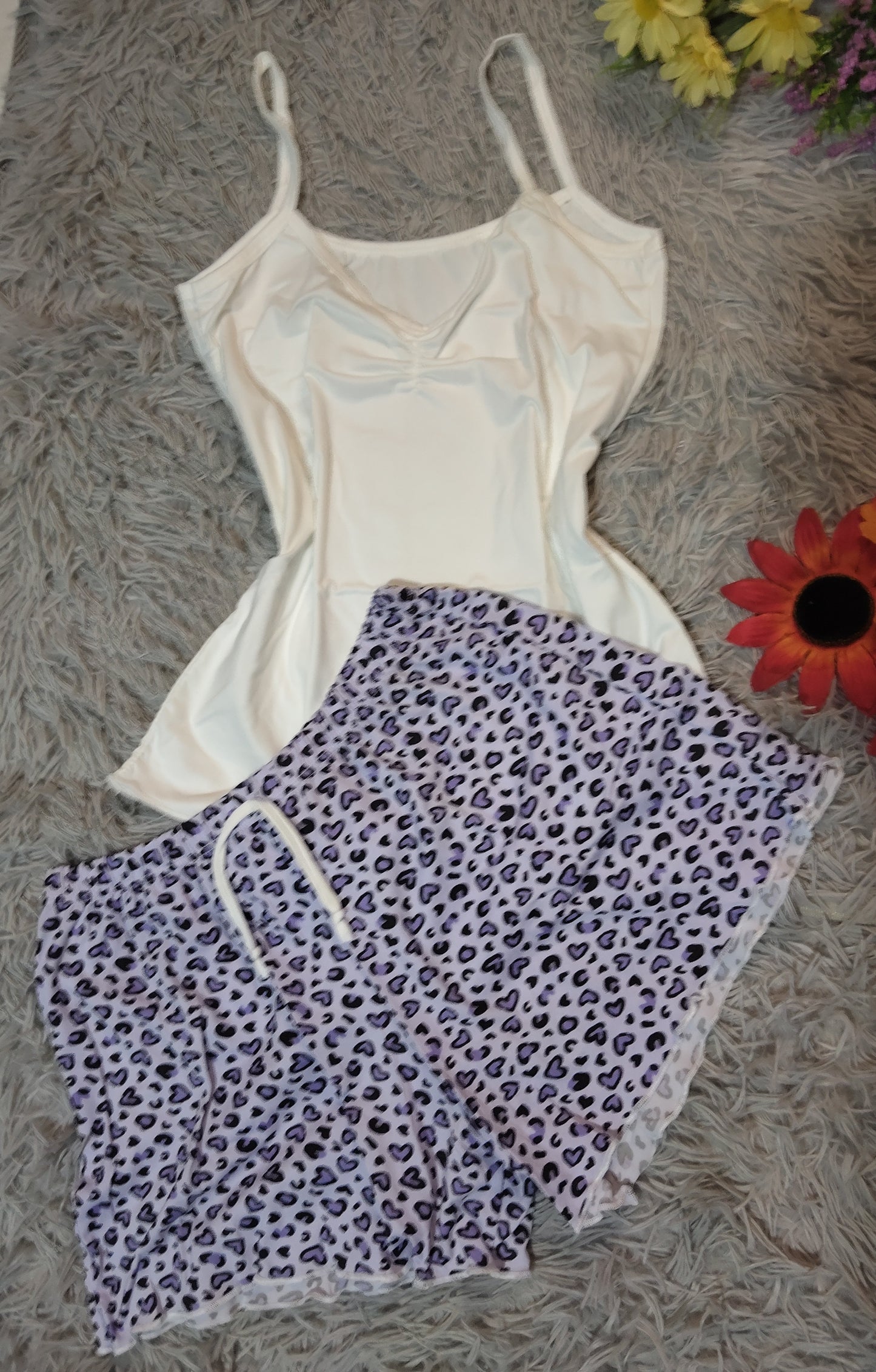 PIJAMA DAMA SENSUALIDAD – BLUSA DE TIRAS Y SHORT ESTAMPADO