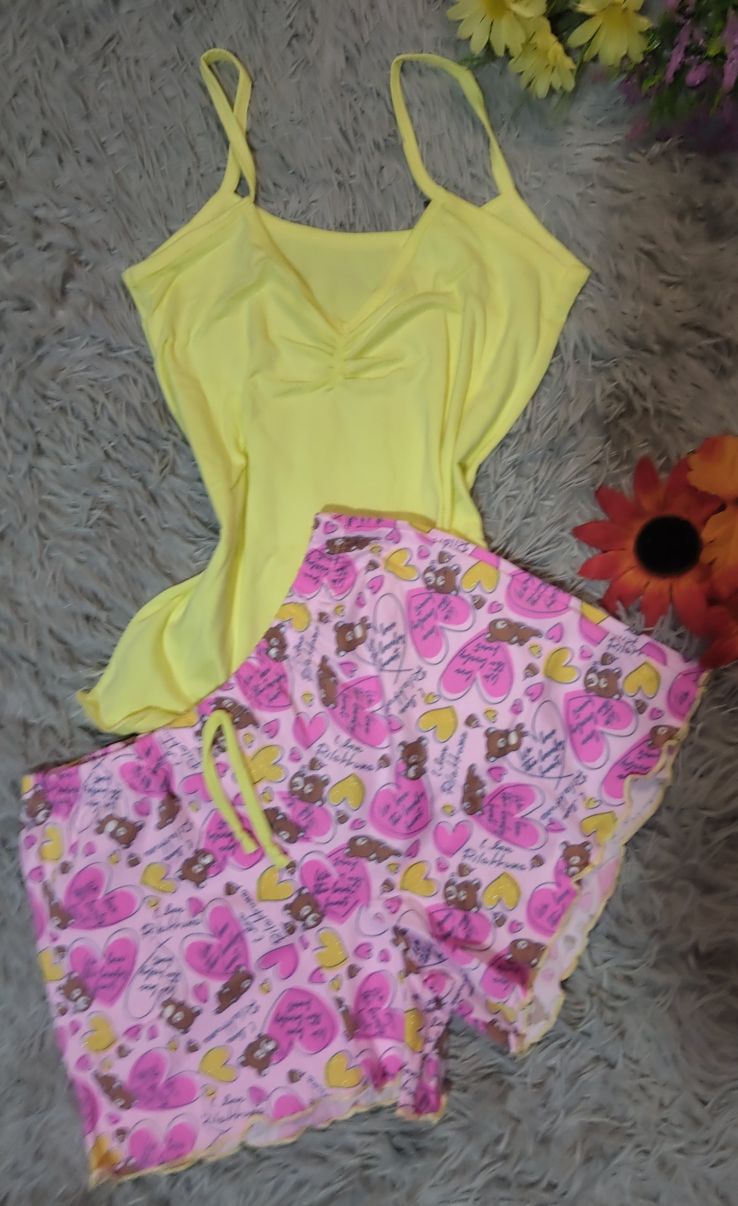 PIJAMA DAMA SENSUALIDAD – BLUSA DE TIRAS Y SHORT ESTAMPADO