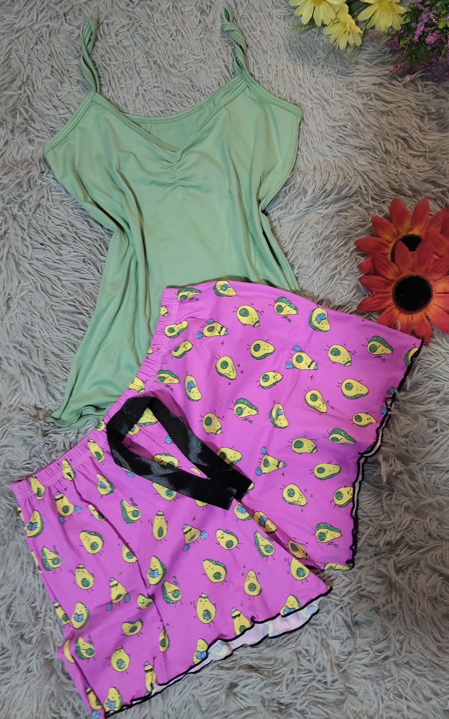 PIJAMA DAMA SENSUALIDAD – BLUSA DE TIRAS Y SHORT ESTAMPADO