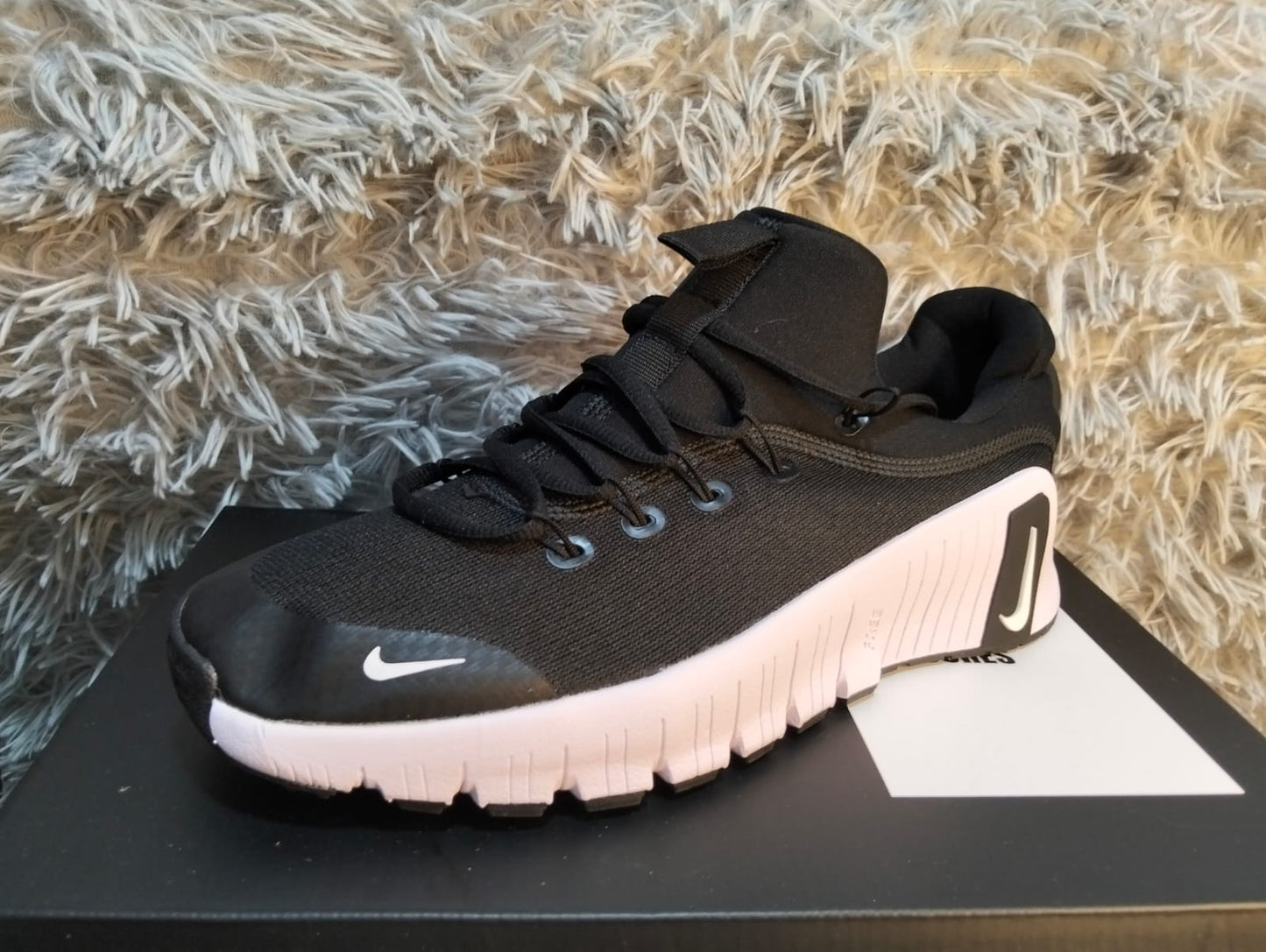 TENIS NIKE TRAINING FREECOM – SUELA FLEXIBLE PARA ENTRENAR Y USAR A DIARIO