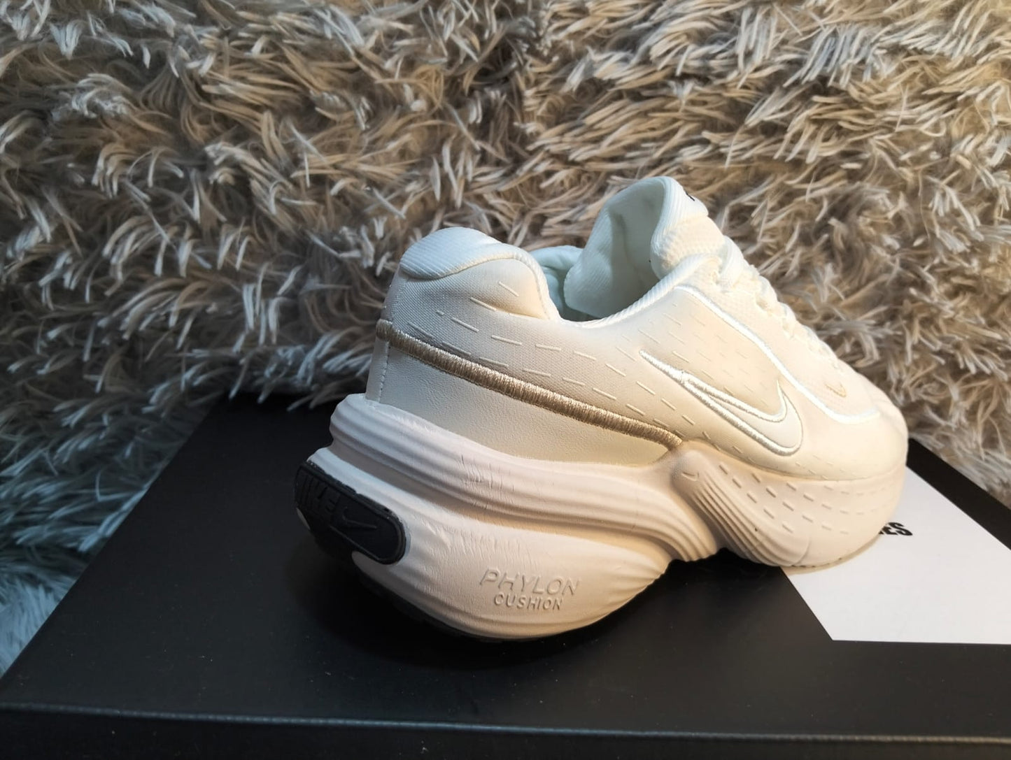 TENIS NIKE ZOOM DAMA – AMORTIGUACIÓN ALTA Y DISEÑO MODERNO